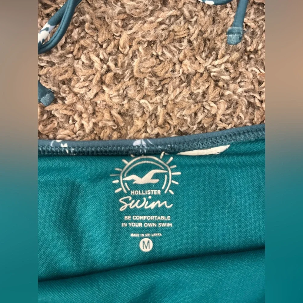 HOLLISTER Size Medium Green Floral Scrunch- back Cheeky Beach Summer Bikini Set - Picture 4 of 6